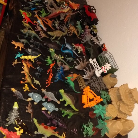 Dinosaur figures 30+  lots all kinds, small, large - Picture 1 of 16